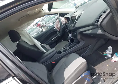 2017 Ford Escape Se z USA, uszkodzony, nr VIN 1FMCU9GD9HUA11335